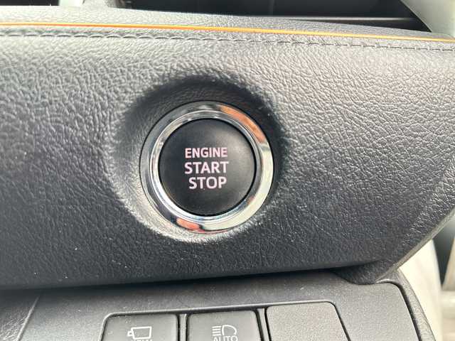 トヨタ シエンタ G クエロ 福岡県 2022(令4)年 5.6万km ホワイトパールクリスタルシャイン 純正7型ナビ　NSZT-W68T/【AM/FM/CD/DVD/フルセグTV/BT/HDMI】/純正12.1型後席モニター　V12T-R68C/ワンオーナー/アラウンドビューモニター/前後ドライブレコーダー/ETC/衝突被害軽減システム/レーンキープアシスト/前後コーナーセンサー/両側パワースライドドア/前席シートヒーター/ステアリングヒーター/ステアリングスイッチ/電動格納ミラー/LEDヘッドライト/フォグランプ/純正フロアマット/純正ドアバイザー