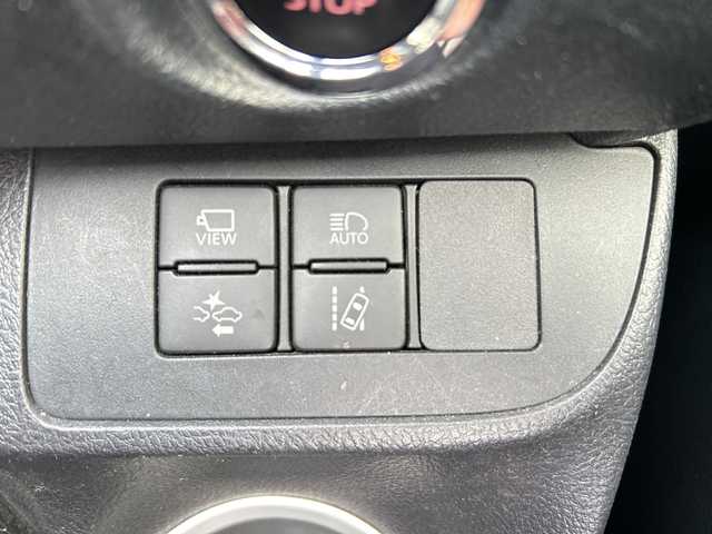 トヨタ シエンタ G クエロ 福岡県 2022(令4)年 5.6万km ホワイトパールクリスタルシャイン 純正7型ナビ　NSZT-W68T/【AM/FM/CD/DVD/フルセグTV/BT/HDMI】/純正12.1型後席モニター　V12T-R68C/ワンオーナー/アラウンドビューモニター/前後ドライブレコーダー/ETC/衝突被害軽減システム/レーンキープアシスト/前後コーナーセンサー/両側パワースライドドア/前席シートヒーター/ステアリングヒーター/ステアリングスイッチ/電動格納ミラー/LEDヘッドライト/フォグランプ/純正フロアマット/純正ドアバイザー