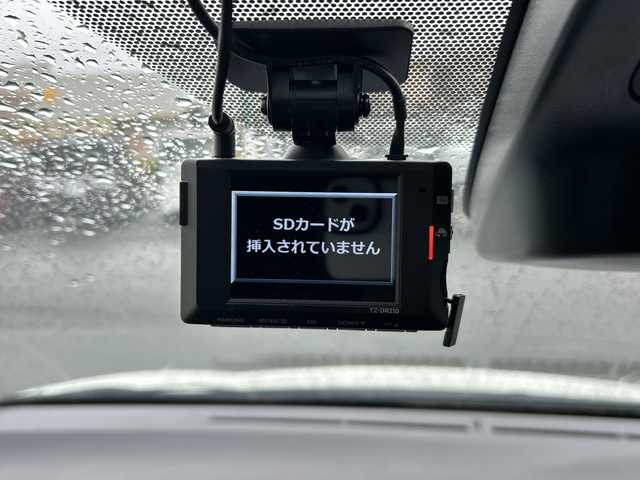 トヨタ シエンタ G クエロ 福岡県 2022(令4)年 5.6万km ホワイトパールクリスタルシャイン 純正7型ナビ　NSZT-W68T/【AM/FM/CD/DVD/フルセグTV/BT/HDMI】/純正12.1型後席モニター　V12T-R68C/ワンオーナー/アラウンドビューモニター/前後ドライブレコーダー/ETC/衝突被害軽減システム/レーンキープアシスト/前後コーナーセンサー/両側パワースライドドア/前席シートヒーター/ステアリングヒーター/ステアリングスイッチ/電動格納ミラー/LEDヘッドライト/フォグランプ/純正フロアマット/純正ドアバイザー