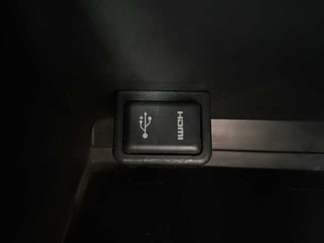 トヨタ シエンタ G クエロ 福岡県 2022(令4)年 5.6万km ホワイトパールクリスタルシャイン 純正7型ナビ　NSZT-W68T/【AM/FM/CD/DVD/フルセグTV/BT/HDMI】/純正12.1型後席モニター　V12T-R68C/ワンオーナー/アラウンドビューモニター/前後ドライブレコーダー/ETC/衝突被害軽減システム/レーンキープアシスト/前後コーナーセンサー/両側パワースライドドア/前席シートヒーター/ステアリングヒーター/ステアリングスイッチ/電動格納ミラー/LEDヘッドライト/フォグランプ/純正フロアマット/純正ドアバイザー