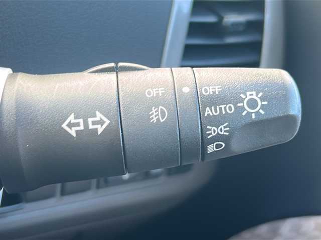 日産 マーチ ボレロ 三重県 2009(平21)年 5.1万km フランボワーズレッド 禁煙/純正ナビ/フルセグTV/バックカメラ/スマートキー/AUTECHホイール/オートライト/フォグランプ/電動格納ミラー/純正フロアマット/純正ドアバイザー/保証書/取扱説明書