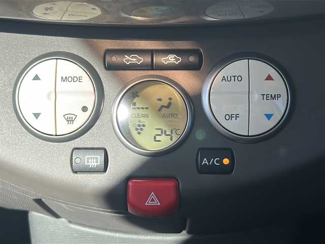 日産 マーチ ボレロ 三重県 2009(平21)年 5.1万km フランボワーズレッド 禁煙/純正ナビ/フルセグTV/バックカメラ/スマートキー/AUTECHホイール/オートライト/フォグランプ/電動格納ミラー/純正フロアマット/純正ドアバイザー/保証書/取扱説明書