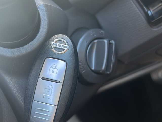 日産 マーチ ボレロ 三重県 2009(平21)年 5.1万km フランボワーズレッド 禁煙/純正ナビ/フルセグTV/バックカメラ/スマートキー/AUTECHホイール/オートライト/フォグランプ/電動格納ミラー/純正フロアマット/純正ドアバイザー/保証書/取扱説明書