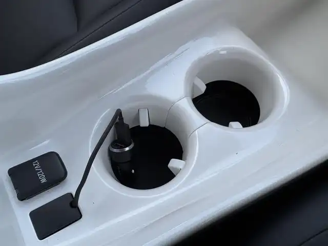 トヨタ プリウス A ツーリングセレクション 大分県 2017(平29)年 8.9万km ホワイトパールクリスタルシャイン ・ナビ(CD/DVD/BT/SD)/・バックカメラ/・フルセグテレビ/・プリクラッシュセーフティ/・ヘッドアップディスプレイ/・モデリスタ/・レーダークルーズコントロール/・オートハイビーム/・パーキングアシスト/・ETC/・ドライブレコーダー/・シートヒーター/・テレビキャンセラー/・スマートキー/・プッシュスタートボタン