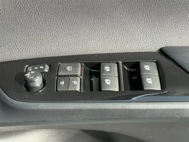 トヨタ プリウス A ツーリングセレクション 大分県 2017(平29)年 8.9万km ホワイトパールクリスタルシャイン ・ナビ(CD/DVD/BT/SD)/・バックカメラ/・フルセグテレビ/・プリクラッシュセーフティ/・ヘッドアップディスプレイ/・モデリスタ/・レーダークルーズコントロール/・オートハイビーム/・パーキングアシスト/・ETC/・ドライブレコーダー/・シートヒーター/・テレビキャンセラー/・スマートキー/・プッシュスタートボタン