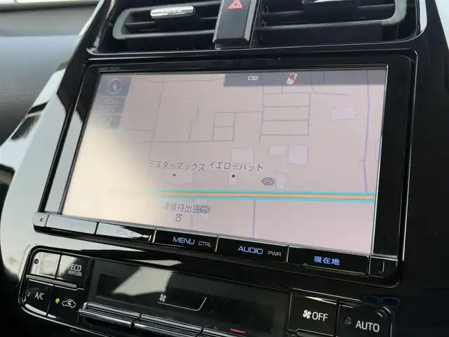 トヨタ プリウス A ツーリングセレクション 大分県 2017(平29)年 8.9万km ホワイトパールクリスタルシャイン ・ナビ(CD/DVD/BT/SD)/・バックカメラ/・フルセグテレビ/・プリクラッシュセーフティ/・ヘッドアップディスプレイ/・モデリスタ/・レーダークルーズコントロール/・オートハイビーム/・パーキングアシスト/・ETC/・ドライブレコーダー/・シートヒーター/・テレビキャンセラー/・スマートキー/・プッシュスタートボタン