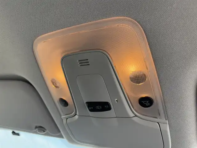 トヨタ プリウス A ツーリングセレクション 大分県 2017(平29)年 8.9万km ホワイトパールクリスタルシャイン ・ナビ(CD/DVD/BT/SD)/・バックカメラ/・フルセグテレビ/・プリクラッシュセーフティ/・ヘッドアップディスプレイ/・モデリスタ/・レーダークルーズコントロール/・オートハイビーム/・パーキングアシスト/・ETC/・ドライブレコーダー/・シートヒーター/・テレビキャンセラー/・スマートキー/・プッシュスタートボタン