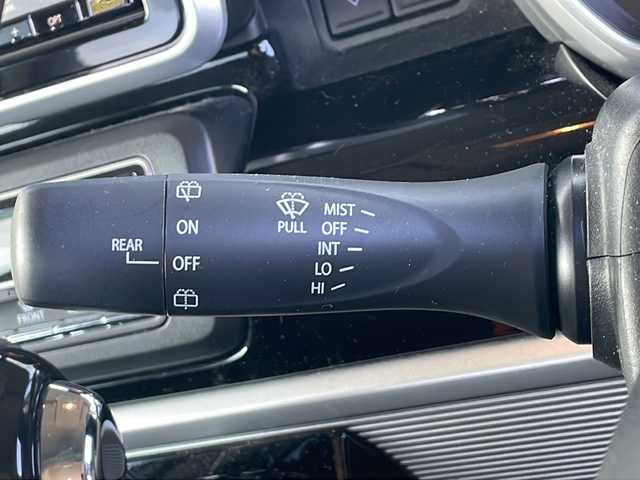 スズキ スペーシア カスタム HYBRID XS 香川県 2019(平31)年 5.6万km ピュアホワイトP スズキセーフティサポート/・デュアルセンサーブレーキサポートII (DSBS) /・誤発進抑制機能/・車線逸脱警報/抑制機能/・ふらつき警報機能/・ヘッドアップディスプレイ（HUD）/・後退時ブレーキサポート/・360°ビューモニター/コーナーセンサー/純正８型メモリナビ（CN-RZ843）/・Bluetooth接続/・AM/FM/・CD/DVD/・フルセグTV/両側電動スライドドア/純正15インチアルミホイール/LEDヘッドライト/運転席ヒートシーター/ハーフレザーシート/ロールサンシェード/パーソナルテーブル/USBポート/プッシュスタート/スマートキー