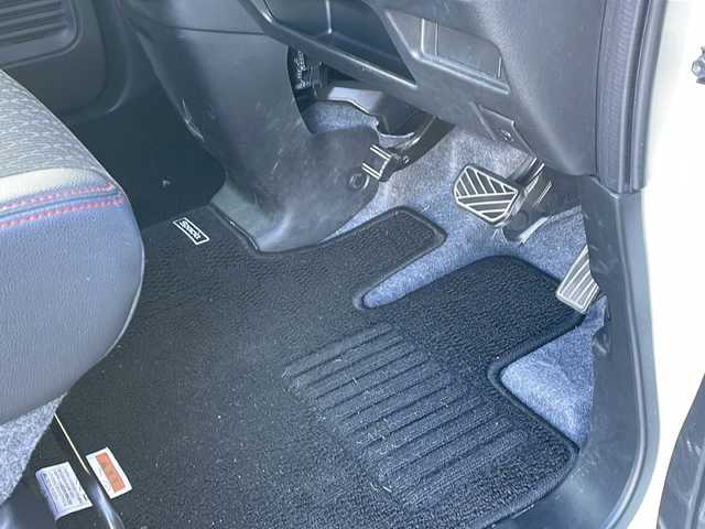 スズキ スペーシア カスタム HYBRID XS 香川県 2019(平31)年 5.6万km ピュアホワイトP スズキセーフティサポート/・デュアルセンサーブレーキサポートII (DSBS) /・誤発進抑制機能/・車線逸脱警報/抑制機能/・ふらつき警報機能/・ヘッドアップディスプレイ（HUD）/・後退時ブレーキサポート/・360°ビューモニター/コーナーセンサー/純正８型メモリナビ（CN-RZ843）/・Bluetooth接続/・AM/FM/・CD/DVD/・フルセグTV/両側電動スライドドア/純正15インチアルミホイール/LEDヘッドライト/運転席ヒートシーター/ハーフレザーシート/ロールサンシェード/パーソナルテーブル/USBポート/プッシュスタート/スマートキー