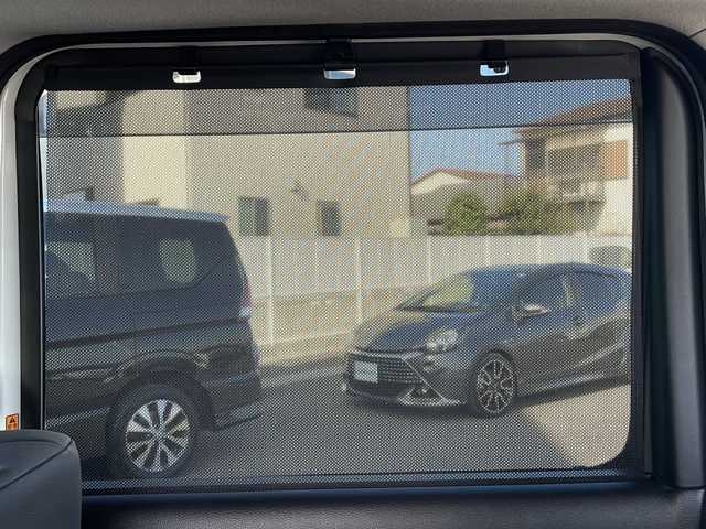 スズキ スペーシア カスタム HYBRID XS 香川県 2019(平31)年 5.6万km ピュアホワイトP スズキセーフティサポート/・デュアルセンサーブレーキサポートII (DSBS) /・誤発進抑制機能/・車線逸脱警報/抑制機能/・ふらつき警報機能/・ヘッドアップディスプレイ（HUD）/・後退時ブレーキサポート/・360°ビューモニター/コーナーセンサー/純正８型メモリナビ（CN-RZ843）/・Bluetooth接続/・AM/FM/・CD/DVD/・フルセグTV/両側電動スライドドア/純正15インチアルミホイール/LEDヘッドライト/運転席ヒートシーター/ハーフレザーシート/ロールサンシェード/パーソナルテーブル/USBポート/プッシュスタート/スマートキー