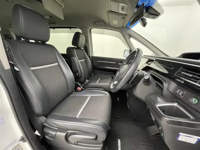 ホンダ ステップワゴン スパーダクールスピリット アドバンスパッケージβ 福岡県 2016(平28)年 7.4万km ホワイトオーキッドパール フリップダウンモニター　/純正９型ナビ　/ビルトインＥＴＣ　/ドライブレコーダー　/アダプティブクルーズコントロール　/コーナーセンサー　/わくわくゲート　/ホンダセンシング/衝突軽減ブレーキ　/レーンキープ　/パドルシフト/両側電動スライドドア　/ハーフレザー　/シートヒーター