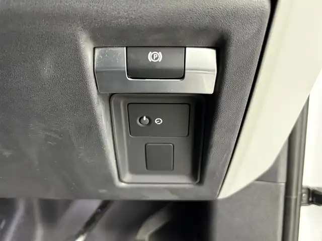 ランドローバー ランドローバー ディフェンダー 110XダイナミッHSE 埼玉県 2023(令5)年 3.2万km 白 ４WD/サンルーフ/純正ナビ/Bluetooth/Applecarplay/全方位カメラ/クルーズコントロール/ドライブレコーダー/レザーシート/シートヒーター　エアシート/プッシュスタート/スマートキー