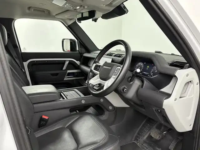 ランドローバー ランドローバー ディフェンダー 110XダイナミッHSE 埼玉県 2023(令5)年 3.2万km 白 ４WD/サンルーフ/純正ナビ/Bluetooth/Applecarplay/全方位カメラ/クルーズコントロール/ドライブレコーダー/レザーシート/シートヒーター　エアシート/プッシュスタート/スマートキー