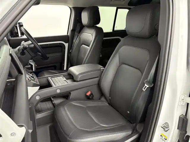 ランドローバー ランドローバー ディフェンダー 110XダイナミッHSE 埼玉県 2023(令5)年 3.2万km 白 ４WD/サンルーフ/純正ナビ/Bluetooth/Applecarplay/全方位カメラ/クルーズコントロール/ドライブレコーダー/レザーシート/シートヒーター　エアシート/プッシュスタート/スマートキー