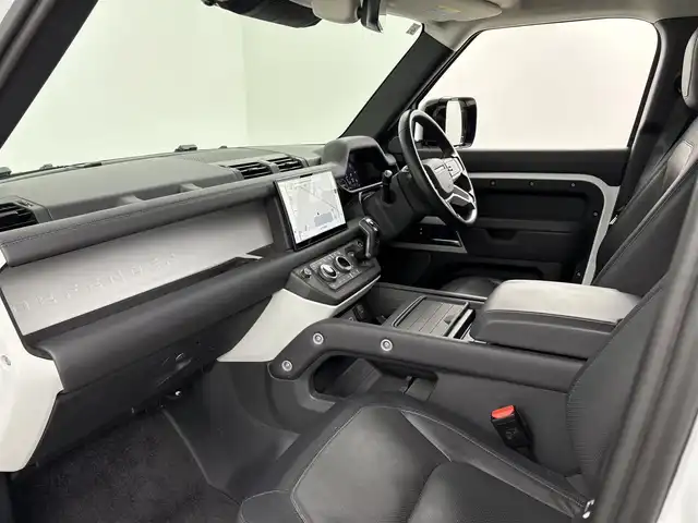 ランドローバー ランドローバー ディフェンダー 110XダイナミッHSE 埼玉県 2023(令5)年 3.2万km 白 ４WD/サンルーフ/純正ナビ/Bluetooth/Applecarplay/全方位カメラ/クルーズコントロール/ドライブレコーダー/レザーシート/シートヒーター　エアシート/プッシュスタート/スマートキー