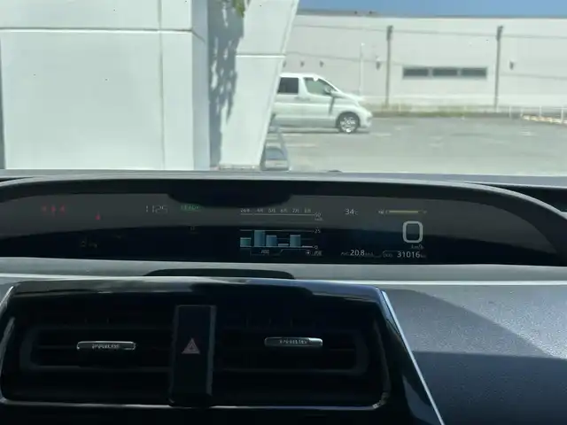 トヨタ プリウス S 静岡県 2022(令4)年 3.1万km プラチナホワイトパールマイカ トヨタセーフティセンス/エアロＦＳＲ/純正ディスプレイオーディオ/ナビ機能/バックカメラ/ドラレコ/ＥＴＣ/レーダークルーズ/ＩＣＳ/ＬＴＡ/ＬＤＡ/ＬＥＤヘッドライト/AC100V１５００Ｗ電/ＯＰスペアタイヤ