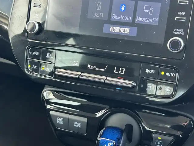 トヨタ プリウス S 静岡県 2022(令4)年 3.1万km プラチナホワイトパールマイカ トヨタセーフティセンス/エアロＦＳＲ/純正ディスプレイオーディオ/ナビ機能/バックカメラ/ドラレコ/ＥＴＣ/レーダークルーズ/ＩＣＳ/ＬＴＡ/ＬＤＡ/ＬＥＤヘッドライト/AC100V１５００Ｗ電/ＯＰスペアタイヤ