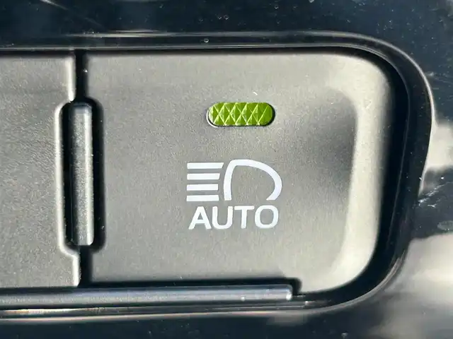 トヨタ プリウス S 静岡県 2022(令4)年 3.1万km プラチナホワイトパールマイカ トヨタセーフティセンス/エアロＦＳＲ/純正ディスプレイオーディオ/ナビ機能/バックカメラ/ドラレコ/ＥＴＣ/レーダークルーズ/ＩＣＳ/ＬＴＡ/ＬＤＡ/ＬＥＤヘッドライト/AC100V１５００Ｗ電/ＯＰスペアタイヤ