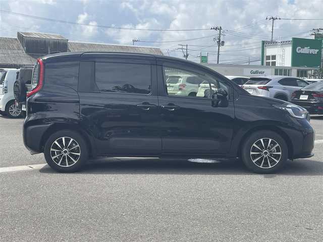 トヨタ シエンタ ハイブリッド Z 山形県 2023(令5)年 2.5万km ブラック ４ＷＤ/衝突被害軽減/純正メモリナビ/　　【ＣＤ　ＤＶＤ　ＢＴ　フルセグ　USB】/全周囲カメラ/両側パワースライドドア/アダプティブクルーズコントロール/LEDオートライト/オートハイビーム/純正15インチアルミホイール/コーナーセンサー/レーンキープアシスト/横滑り防止装置/盗難防止装置/純正フロアマット/アイドリングストップ/電動格納ミラー/スマートキー/スペアキー/ETCメモリナビ