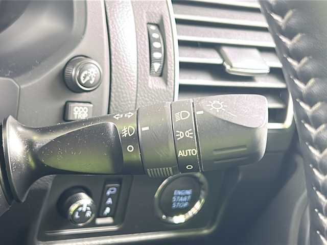 トヨタ ランドクルーザー プラド TX Lパッケージ 京都府 2020(令2)年 1.6万km ホワイトパールクリスタルシャイン ワンオーナー　/黒本革シート　/純正８インチＳＤナビ　/フルセグＴＶ　/CD/DVD再生機能/Bluetooth/禁煙　/ＬＤＡ　/ＰＣＳ　/ルーフレール　/レーダークルーズコントロール/４ＷＤ　/ダウンヒルアシストコントロール/センターデフロック/パーキングアシスト/ＬＥＤヘッドライト/ウィンカーミラー/オートライト/オートマチックハイビーム/パワーシート　/電動格納サードシート　/シートヒーター　/エアシート　/フルフラットシート/ベンチシート/純正17インチＡＷ/ステアリングスイッチ/Wエアバッグ/カーテンエアバッグ/前後社外ドライブレコーダー(TZ-D205W)