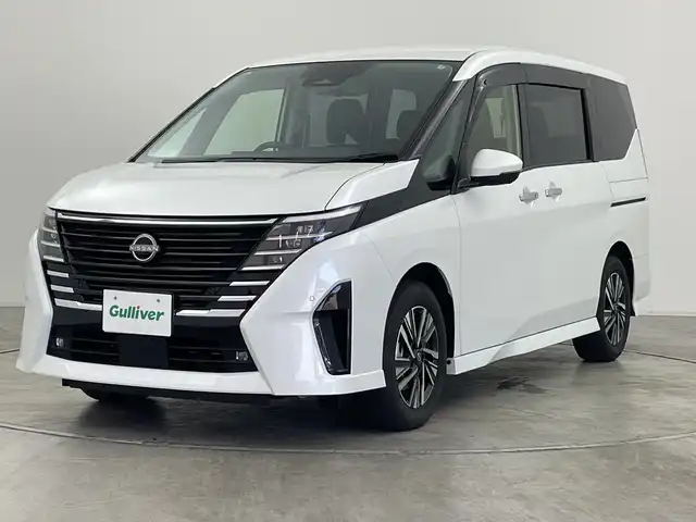 日産 セレナ e－パワー ハイウェイスター V 群馬県 2024(令6)年 0.8万km プリズムホワイト 純正１２．３型ナビ　全周囲カメラ　プロパイロット　置くだけ充電　両側電動スライドドア　ＢＳＭ　デジタルインナーミラー　レーンキープアシスト　オートマチックハイビーム　ＥＴＣ２．０　ＬＥＤ　禁煙車