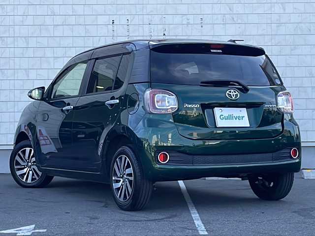 トヨタ パッソ モーダ　Gパッケージ 長野県 2017(平29)年 5.6万km ブラックマイカメタリック/ダークエメラルドマイカ 2トーン ・純正7インチメモリーナビゲーション/CD ワンセグTV Bluetooth/・バックカメラ/・ビルトインETC/・スマートアシスト/・アイドリングストップ/・横滑り防止装置/・純正14インチアルミホイール/・ウィンカーミラー/・電動格納ミラー/・LEDヘッドライト/・オートライト/・ステアリングリモコン/・スマートキー/・エンジンプッシュスタート