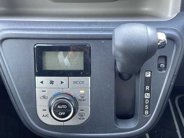 トヨタ パッソ モーダ　Gパッケージ 長野県 2017(平29)年 5.6万km ブラックマイカメタリック/ダークエメラルドマイカ 2トーン ・純正7インチメモリーナビゲーション/CD ワンセグTV Bluetooth/・バックカメラ/・ビルトインETC/・スマートアシスト/・アイドリングストップ/・横滑り防止装置/・純正14インチアルミホイール/・ウィンカーミラー/・電動格納ミラー/・LEDヘッドライト/・オートライト/・ステアリングリモコン/・スマートキー/・エンジンプッシュスタート