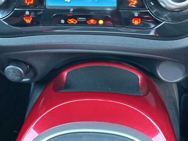 日産 ジューク 15RX 秋田県 2010(平22)年 5.5万km サファイアブラック ・純正ナビ /・Bluetooth /・バックカメラ /・ETC /・ABS /・オートライト /・純正アルミホイール /・純正フロアマット /・DVD