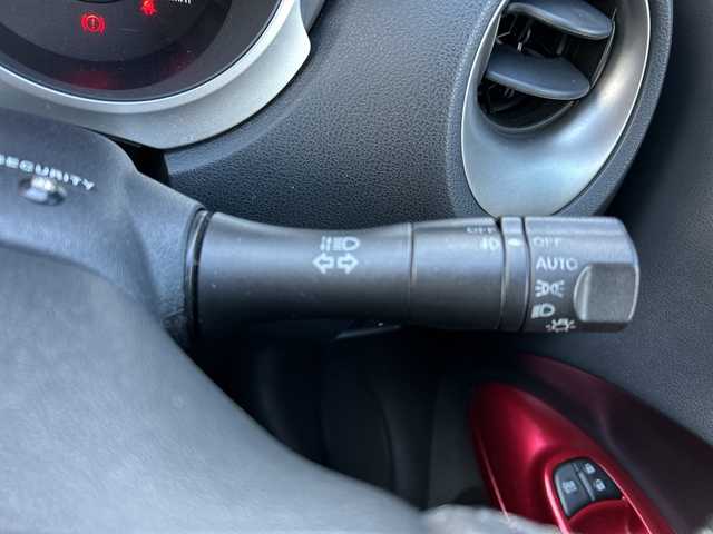 日産 ジューク 15RX 秋田県 2010(平22)年 5.5万km サファイアブラック ・純正ナビ /・Bluetooth /・バックカメラ /・ETC /・ABS /・オートライト /・純正アルミホイール /・純正フロアマット /・DVD