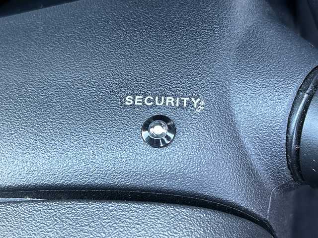 日産 ジューク 15RX 秋田県 2010(平22)年 5.5万km サファイアブラック ・純正ナビ /・Bluetooth /・バックカメラ /・ETC /・ABS /・オートライト /・純正アルミホイール /・純正フロアマット /・DVD