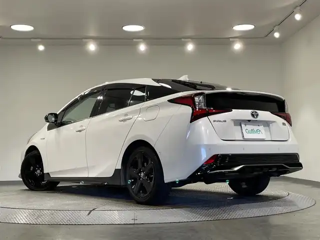 トヨタ プリウス A ツーリングセレクション 愛知県 2019(平31)年 8.5万km ホワイトパールクリスタルシャイン 純正11.6インチナビ/トヨタセーフティセンス/ETC2.0/バックモニター/クルーズコントロール/ブラインドスポットモニター/パワーシートD席/Bluetooth/コーナーセンサー/レーンキープアシスト/レーンディパーチャーアラート/パーキングサポートブレーキ/オートハイビーム/プッシュスタート/USB接続/LEDヘッドライト/スマートキー/スペアキー/純正フロアマット/純正アルミホイール/オートライト
