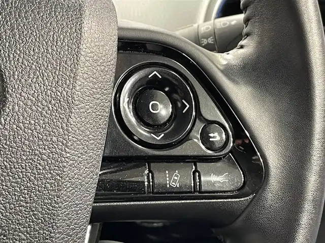 トヨタ プリウス A ツーリングセレクション 愛知県 2019(平31)年 8.5万km ホワイトパールクリスタルシャイン 純正11.6インチナビ/トヨタセーフティセンス/ETC2.0/バックモニター/クルーズコントロール/ブラインドスポットモニター/パワーシートD席/Bluetooth/コーナーセンサー/レーンキープアシスト/レーンディパーチャーアラート/パーキングサポートブレーキ/オートハイビーム/プッシュスタート/USB接続/LEDヘッドライト/スマートキー/スペアキー/純正フロアマット/純正アルミホイール/オートライト