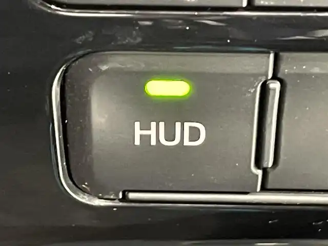 トヨタ プリウス A ツーリングセレクション 愛知県 2019(平31)年 8.5万km ホワイトパールクリスタルシャイン 純正11.6インチナビ/トヨタセーフティセンス/ETC2.0/バックモニター/クルーズコントロール/ブラインドスポットモニター/パワーシートD席/Bluetooth/コーナーセンサー/レーンキープアシスト/レーンディパーチャーアラート/パーキングサポートブレーキ/オートハイビーム/プッシュスタート/USB接続/LEDヘッドライト/スマートキー/スペアキー/純正フロアマット/純正アルミホイール/オートライト