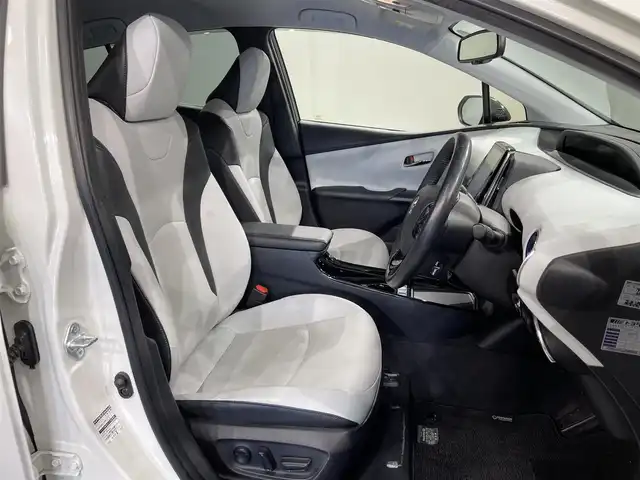 トヨタ プリウス A ツーリングセレクション 愛知県 2019(平31)年 8.5万km ホワイトパールクリスタルシャイン 純正11.6インチナビ/トヨタセーフティセンス/ETC2.0/バックモニター/クルーズコントロール/ブラインドスポットモニター/パワーシートD席/Bluetooth/コーナーセンサー/レーンキープアシスト/レーンディパーチャーアラート/パーキングサポートブレーキ/オートハイビーム/プッシュスタート/USB接続/LEDヘッドライト/スマートキー/スペアキー/純正フロアマット/純正アルミホイール/オートライト