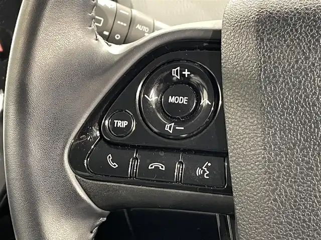 トヨタ プリウス A ツーリングセレクション 愛知県 2019(平31)年 8.5万km ホワイトパールクリスタルシャイン 純正11.6インチナビ/トヨタセーフティセンス/ETC2.0/バックモニター/クルーズコントロール/ブラインドスポットモニター/パワーシートD席/Bluetooth/コーナーセンサー/レーンキープアシスト/レーンディパーチャーアラート/パーキングサポートブレーキ/オートハイビーム/プッシュスタート/USB接続/LEDヘッドライト/スマートキー/スペアキー/純正フロアマット/純正アルミホイール/オートライト