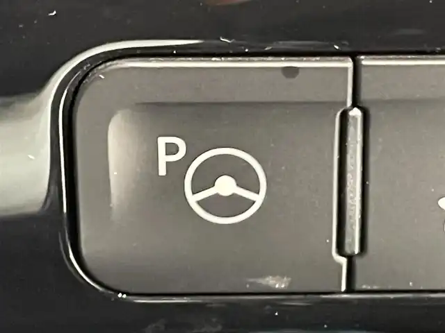 トヨタ プリウス A ツーリングセレクション 愛知県 2019(平31)年 8.5万km ホワイトパールクリスタルシャイン 純正11.6インチナビ/トヨタセーフティセンス/ETC2.0/バックモニター/クルーズコントロール/ブラインドスポットモニター/パワーシートD席/Bluetooth/コーナーセンサー/レーンキープアシスト/レーンディパーチャーアラート/パーキングサポートブレーキ/オートハイビーム/プッシュスタート/USB接続/LEDヘッドライト/スマートキー/スペアキー/純正フロアマット/純正アルミホイール/オートライト