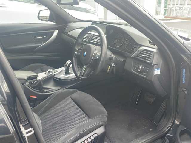 ＢＭＷ ３２０ｄ Mスポーツ 福島県 2013(平25)年 10万km 黒 純正HDDナビ/【DVD/CD/Bluetooth/USB/ラジオ】/バックカメラ/純正18inアルミホイール/オートヘッドライト/純正LEDヘッドライト/純正フォグランプ/フロアマット/ETC/スマートキー/エンジンプッシュスタート