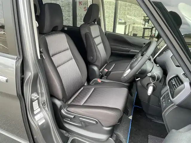 日産 セレナ e－パワー ハイウェイスター V 佐賀県 2020(令2)年 6.6万km ダークメタルグレー 7人乗り/プロパイロット/エマージェンシーブレーキ/インテリジェントクルーズコントロール/車線逸脱警報/車線逸脱防止支援/側方支援/後側方支援/前後ソナー/パーキングアシスト/純正10型SDナビ/・アラウンドビューカメラ/・フルセグTV/BT/CD/DVD/純正後席モニター/両側パワースライドドア/純正16インチAW/純正前方ドラレコ(DH5－D)/LEDヘッドライト/フォグランプ/オートライト/ETC/電動パーキングスイッチ/取扱説明書/保証書