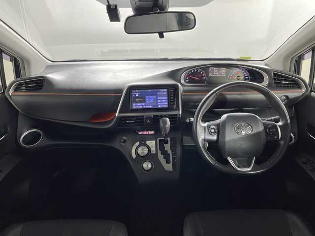 トヨタ シエンタ G クエロ 沖縄県 2017(平29)年 6.1万km クールボルドーガラスフレーク 県外仕入れ/禁煙車/両側パワースライド/純正ナビ/・ＣＤ／ＤＶＤ/・Ｂｌｕｅｔｏｏｔｈ／ワンセグＴＶ/バックカメラ/トヨタセーフティセンス/・レーンディパーチャー/・オートハイビーム/・プリクラクションセーフティー/ドライブレコーダー前/ビルトインＥＴＣ/ステアリングリモコン/LEDヘッドライト