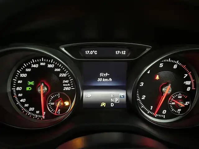 メルセデス・ベンツ ＧＬＡ１８０ 福岡県 2018(平30)年 2.6万km カバンサイトブルー レーダーセーフティパッケージ/アクティブセーフティブレーキ/レーンキープアシスト/ブラインドスポットモニター/黒革/前席シートヒーター/純正ナビ/Applecarplay/androidauto/フルセグTV/バックカメラ/Bluetooth/パワーバックドア/LEDライト/純正18インチアルミホイール/ETC