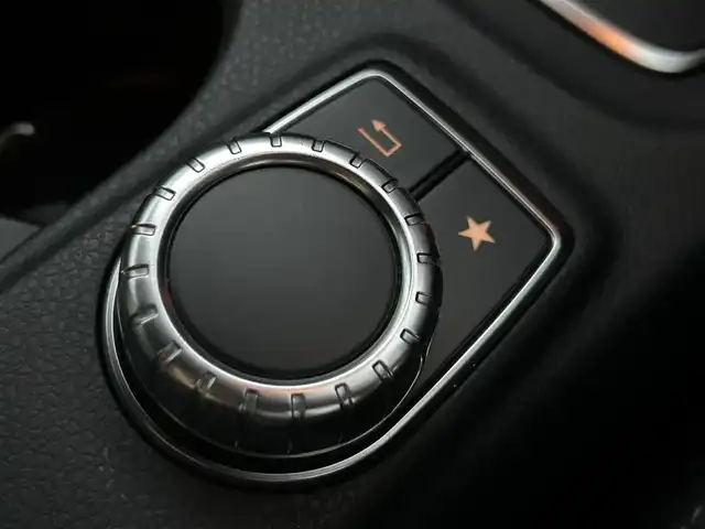 メルセデス・ベンツ ＧＬＡ１８０ 福岡県 2018(平30)年 2.6万km カバンサイトブルー レーダーセーフティパッケージ/アクティブセーフティブレーキ/レーンキープアシスト/ブラインドスポットモニター/黒革/前席シートヒーター/純正ナビ/Applecarplay/androidauto/フルセグTV/バックカメラ/Bluetooth/パワーバックドア/LEDライト/純正18インチアルミホイール/ETC