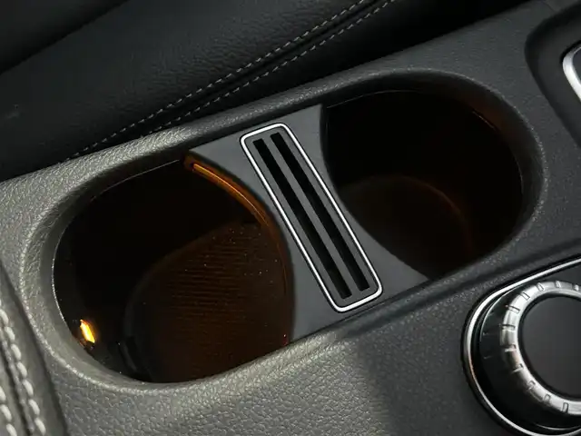 メルセデス・ベンツ ＧＬＡ１８０ 福岡県 2018(平30)年 2.6万km カバンサイトブルー レーダーセーフティパッケージ/アクティブセーフティブレーキ/レーンキープアシスト/ブラインドスポットモニター/黒革/前席シートヒーター/純正ナビ/Applecarplay/androidauto/フルセグTV/バックカメラ/Bluetooth/パワーバックドア/LEDライト/純正18インチアルミホイール/ETC