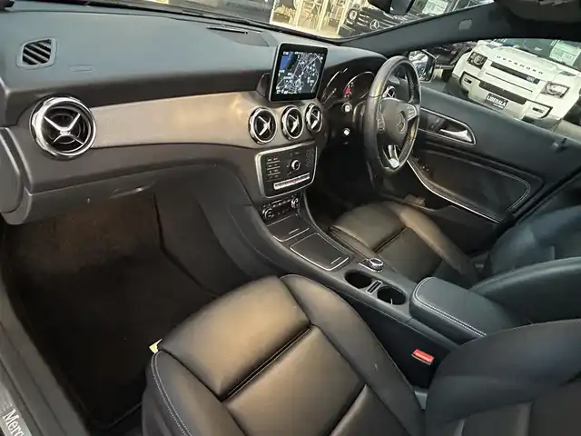 メルセデス・ベンツ ＧＬＡ１８０ 福岡県 2018(平30)年 2.6万km カバンサイトブルー レーダーセーフティパッケージ/アクティブセーフティブレーキ/レーンキープアシスト/ブラインドスポットモニター/黒革/前席シートヒーター/純正ナビ/Applecarplay/androidauto/フルセグTV/バックカメラ/Bluetooth/パワーバックドア/LEDライト/純正18インチアルミホイール/ETC