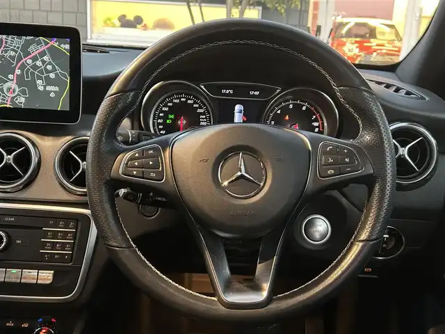 メルセデス・ベンツ ＧＬＡ１８０ 福岡県 2018(平30)年 2.6万km カバンサイトブルー レーダーセーフティパッケージ/アクティブセーフティブレーキ/レーンキープアシスト/ブラインドスポットモニター/黒革/前席シートヒーター/純正ナビ/Applecarplay/androidauto/フルセグTV/バックカメラ/Bluetooth/パワーバックドア/LEDライト/純正18インチアルミホイール/ETC