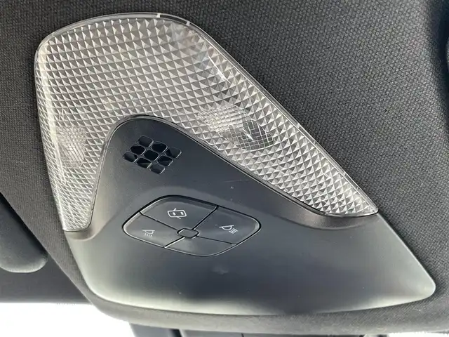トヨタ Ｃ－ＨＲ G－T LEDエディション 道東・釧路十勝 2017(平29)年 5.8万km ホワイトパールクリスタルシャイン 4WD/純正ナビ/ワンセグTV/バックカメラ/レーダークルーズコントロール/電子パーキング/シートヒーター /ブレーキホールド/ビルトインETC/オートライト/オートハイビーム/プッシュスタート/スマートキー/スペアキー/エンジンスターター/保証書/取扱説明書/フォグランプ/リアフォグ