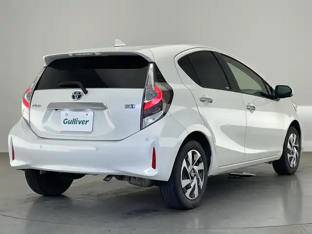 トヨタ アクア S スタイルブラック 愛知県 2021(令3)年 4万km ホワイトパールクリスタルシャイン 純正９型ナビ　フルセグＴＶ　ＨＤＭＩ　全方位カメラ　ＬＥＤオートライト　セーフティセンス　衝突軽減　　車線逸脱　コーナーセンサー　ミラー型前後ドラレコ　フォグランプ　プッシュスタート　ＵＳＢ　禁煙車