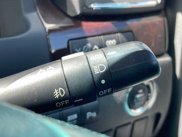 トヨタ ヴェルファイア 2．4Z 三重県 2013(平25)年 13万km ホワイトパールクリスタルシャイン ALPINE9型ナビ/ALPINE後席モニター/サンルーフ/オットマン/ETC/ステアリングリモコン/両側パワースライドドア/オートライト/コーナーセンサー/スペアキー/禁煙車