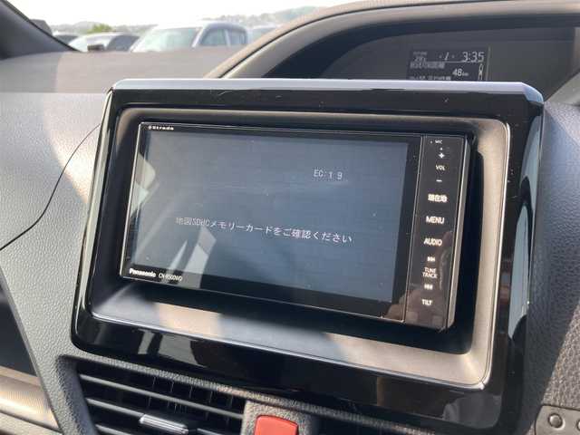 トヨタ ヴォクシー ZS 煌 鳥取県 2015(平27)年 4.8万km ブラック 社外ナビ/フルセグ/CD/DVD/BT/両側パワースライドドア/ETC/LEDヘットライト/フォグライト/純正16インチアルミホイール/プッシュエンジンスタート/スマートキー×２/アイドリングストップ/純正フロアマット/ドアバイザー/横滑り防止装置