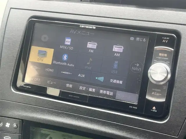 トヨタ プリウス S　LEDエディション 島根県 2011(平23)年 11.6万km ホワイトパールクリスタルシャイン 社外メモリナビ　/フルセグＴＶ　/ＤＶＤ再生　/Ｂｌｕｅｔｏｏｔｈ接続　/ビルトインＥＴＣ　/スマートキー　/プッシュスタート/横滑り防止装置　/アイドリングストップ　/純正ＬＥＤヘッドライト　/純正フロアマット