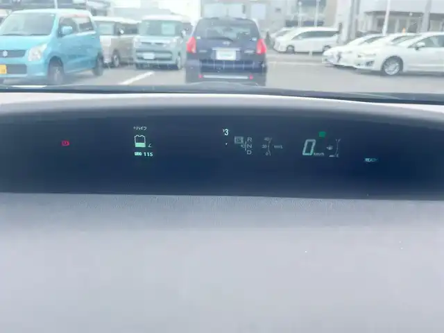 トヨタ プリウス S　LEDエディション 島根県 2011(平23)年 11.6万km ホワイトパールクリスタルシャイン 社外メモリナビ　/フルセグＴＶ　/ＤＶＤ再生　/Ｂｌｕｅｔｏｏｔｈ接続　/ビルトインＥＴＣ　/スマートキー　/プッシュスタート/横滑り防止装置　/アイドリングストップ　/純正ＬＥＤヘッドライト　/純正フロアマット